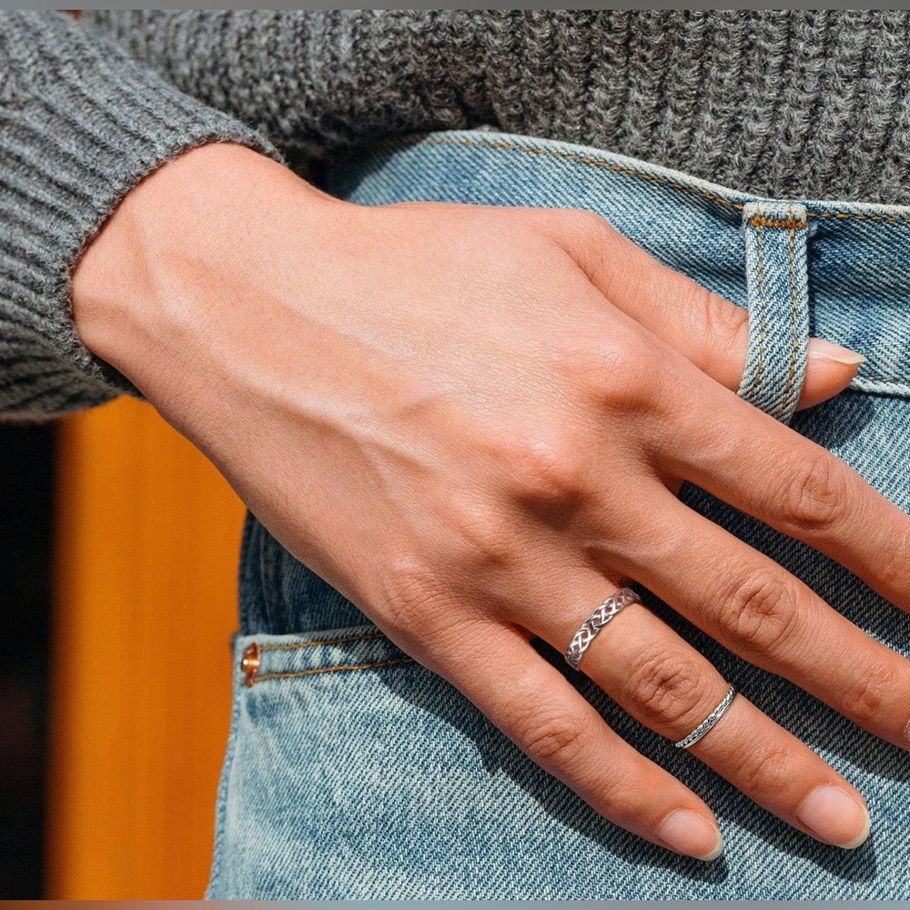 Elegant Silver Women's Eternity Ring